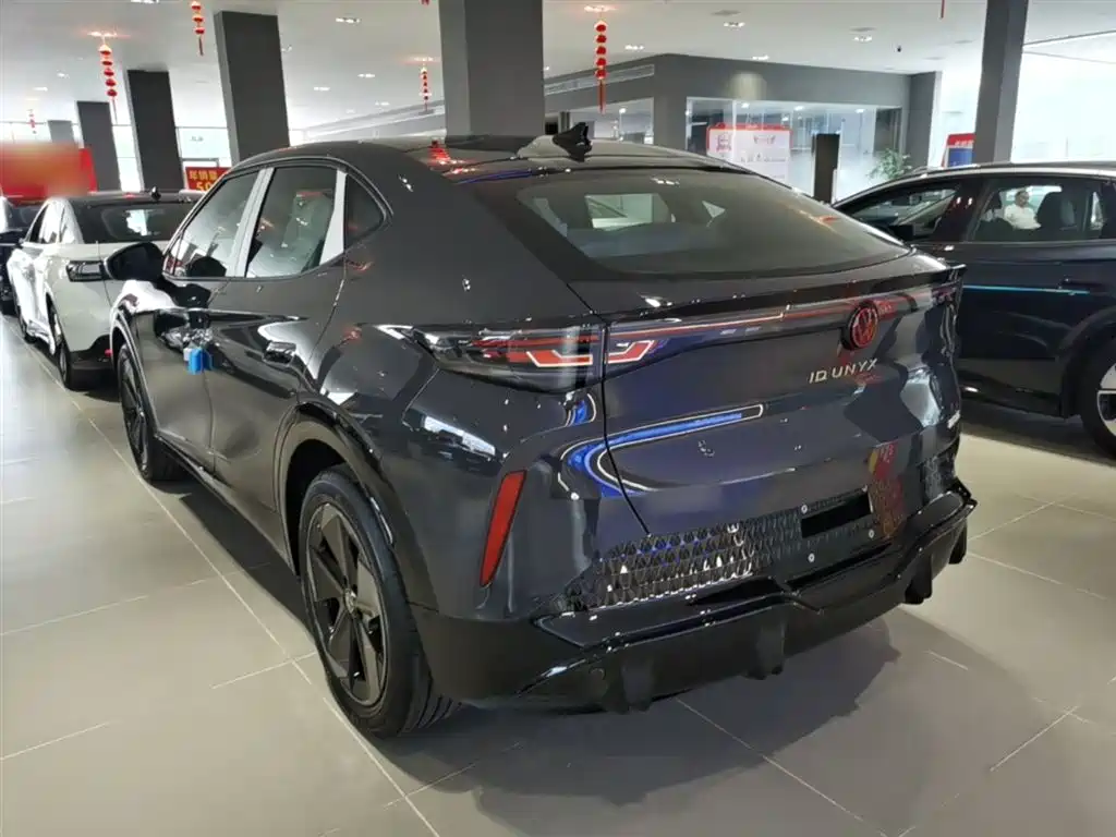 Volkswagen 06 2025 Pure