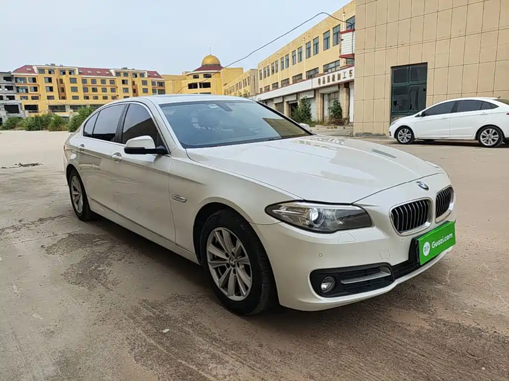 BMW 5 Series — миниатюра 4