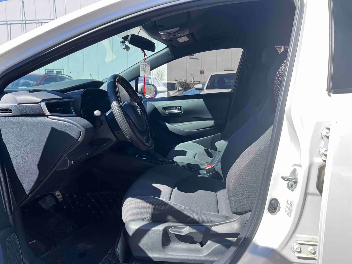 Toyota Levin 1.5 л 2021 г. Белый, пробег 30000 км