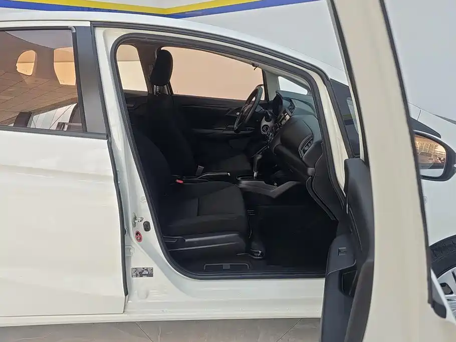 Honda Fit — миниатюра 8