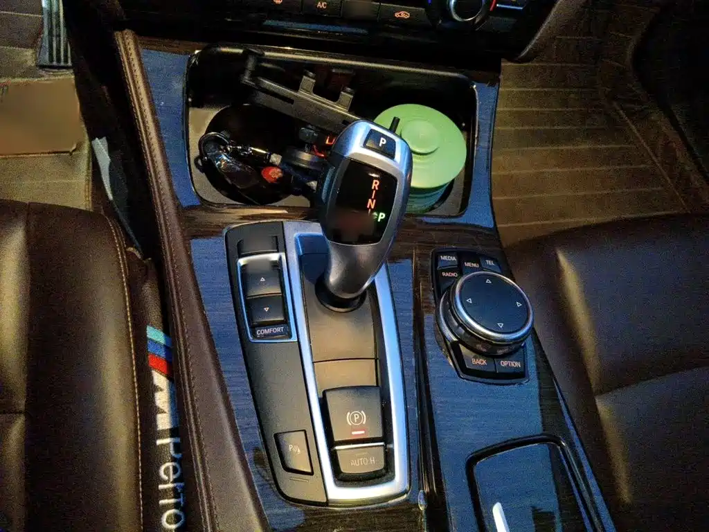BMW 5 Series — миниатюра 7