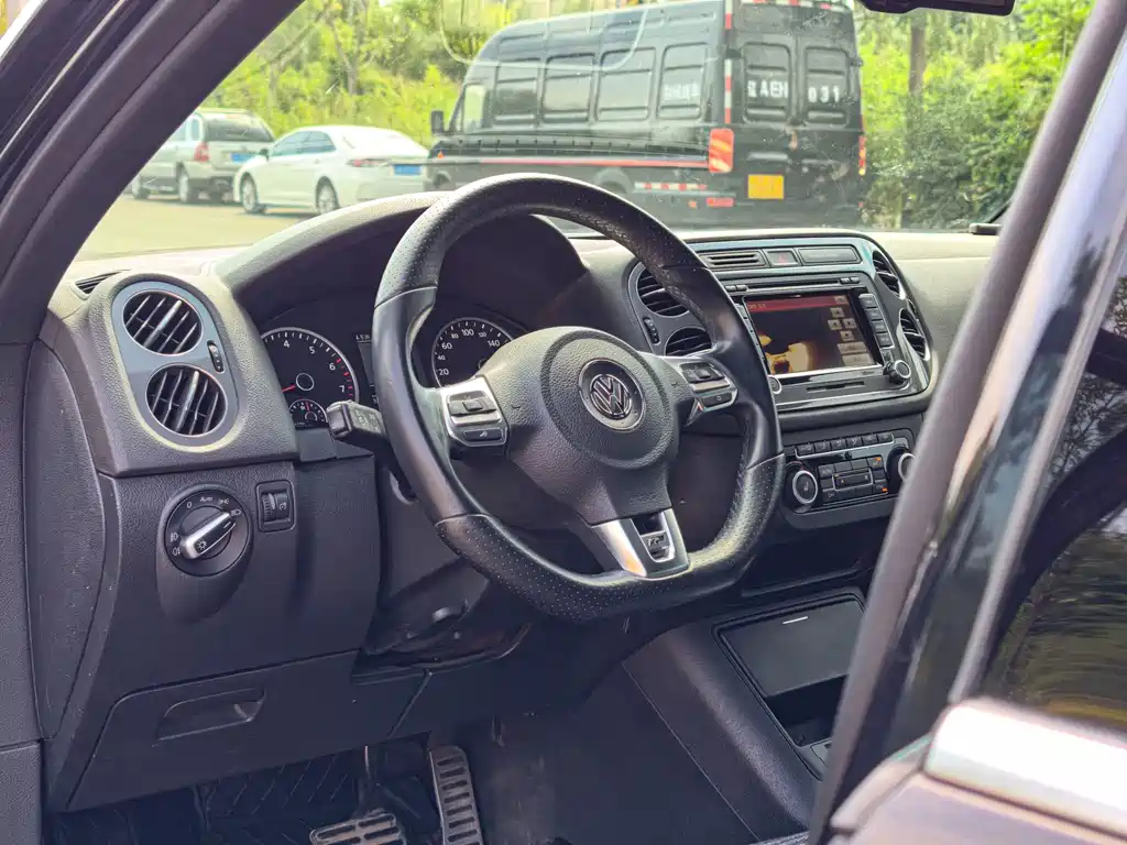 Volkswagen Tiguan — миниатюра 12