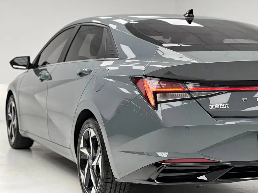 Hyundai Elantra — миниатюра 18
