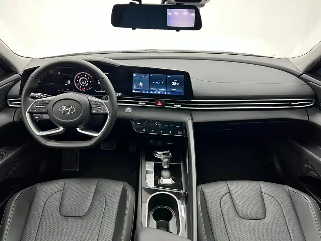 Hyundai Elantra — миниатюра 22