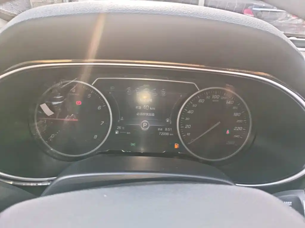 Hongqi Hongqi H5 — миниатюра 12