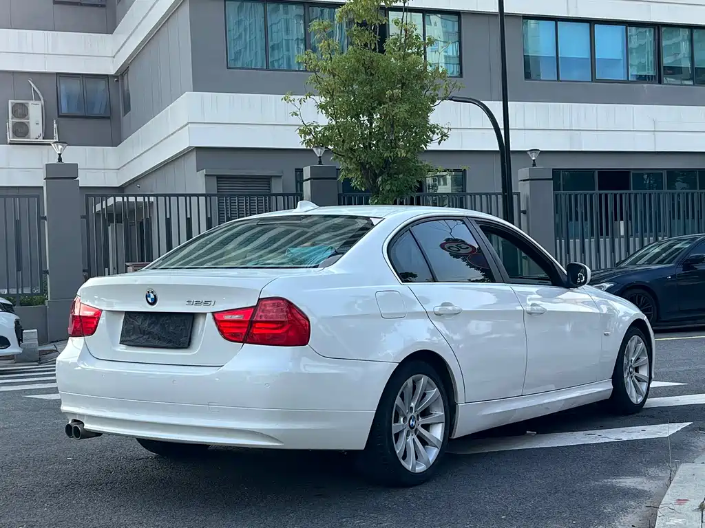 BMW 3 Series — миниатюра 7