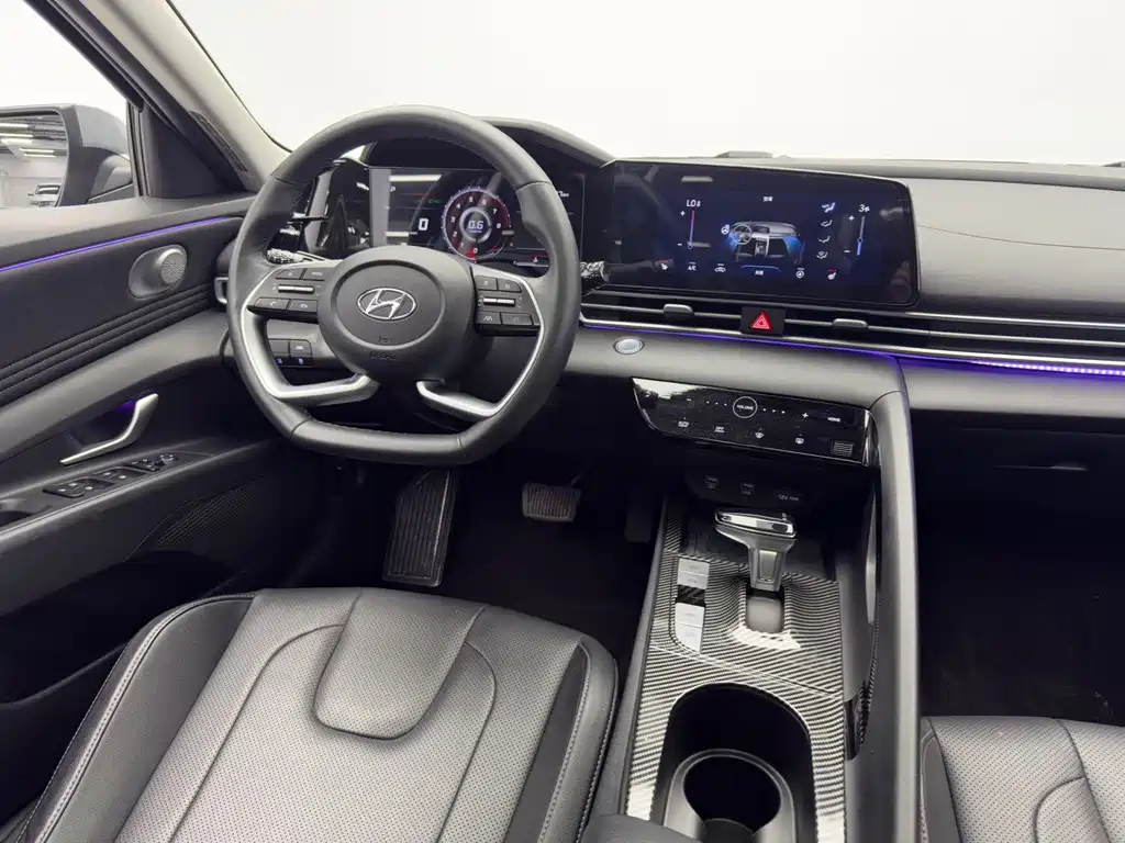 Hyundai Elantra — миниатюра 19