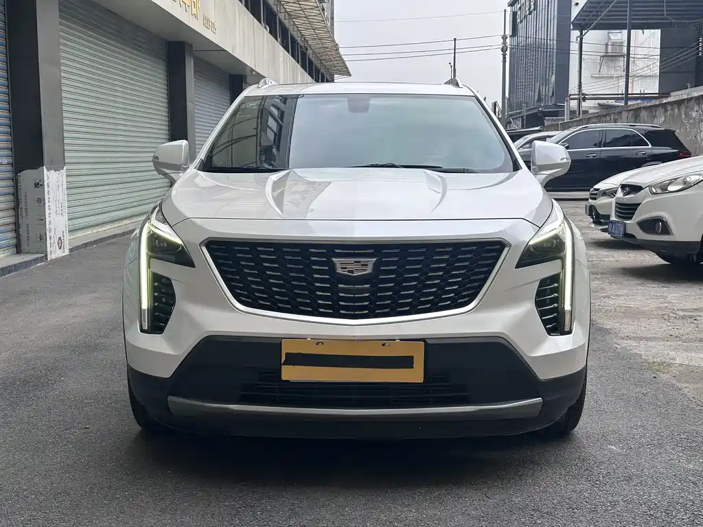Купить Cadillac XT4
