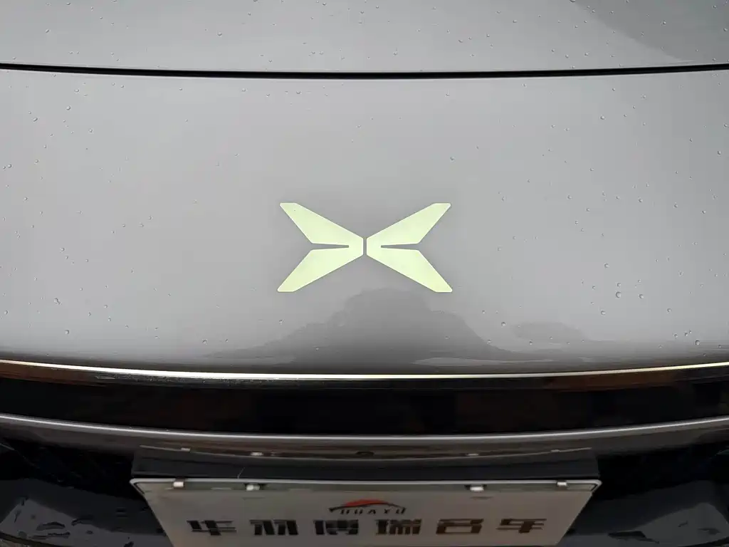 XPeng P7 — миниатюра 24