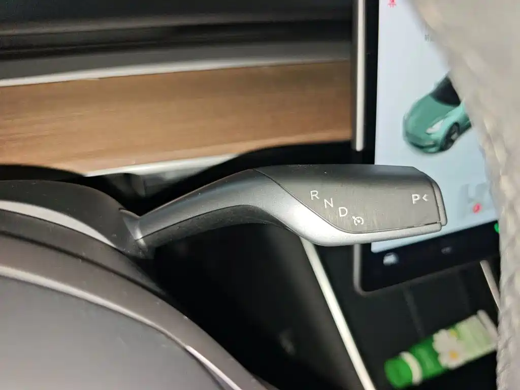 Tesla Model 3 — миниатюра 15