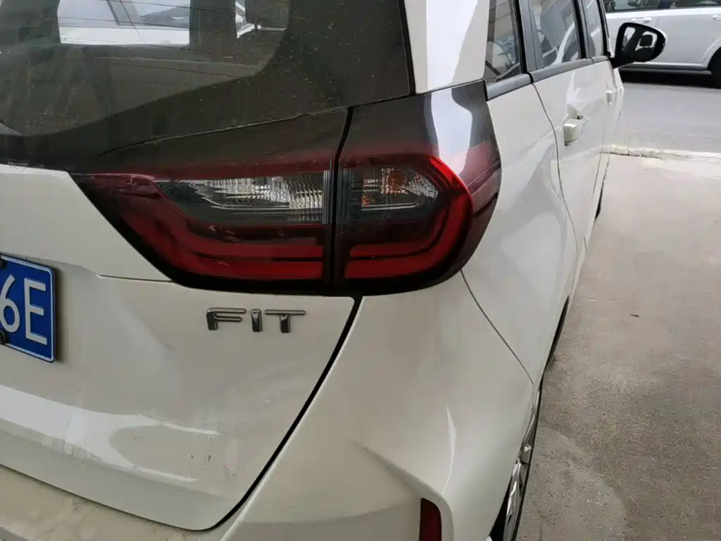 Honda Fit — миниатюра 8