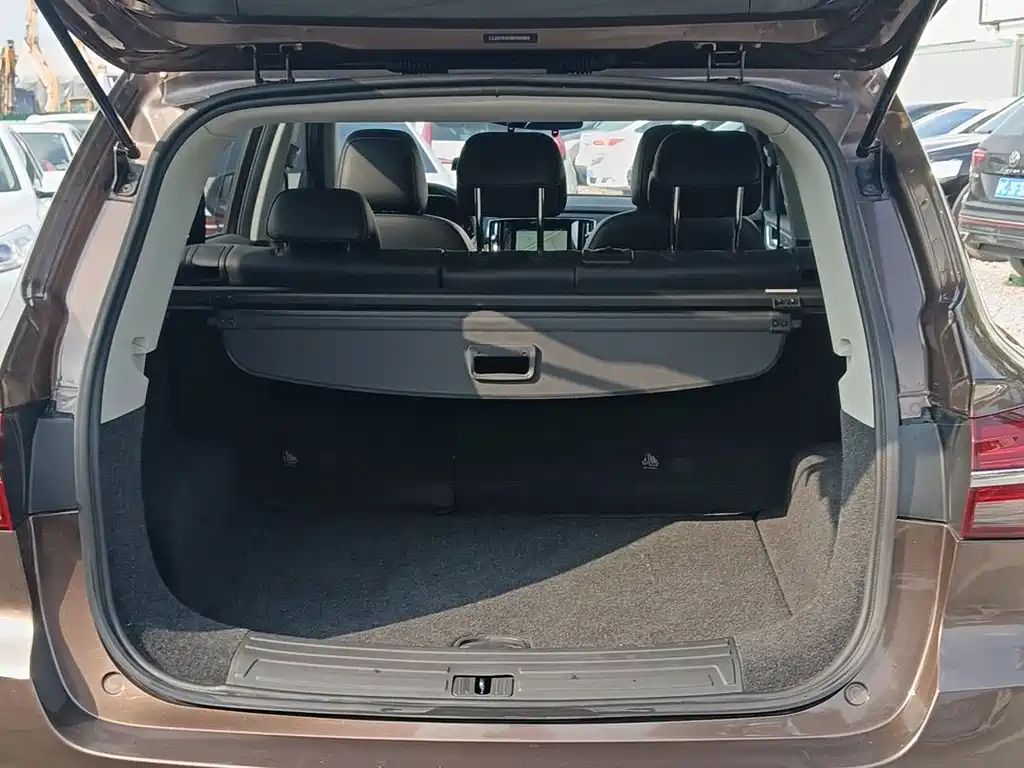 Roewe RX5 — миниатюра 10