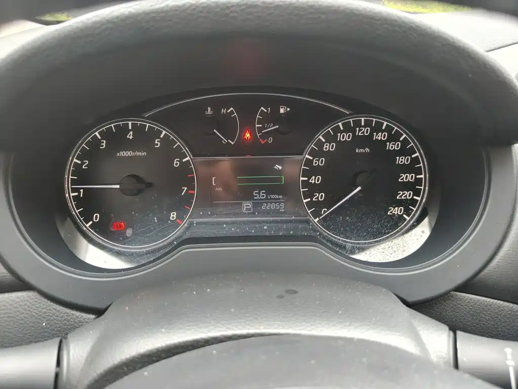 Nissan Tiida — миниатюра 12
