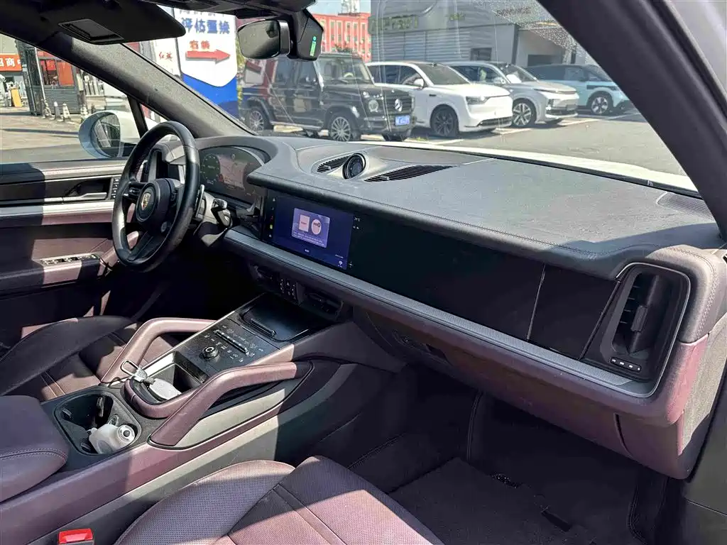 Porsche Cayenne — миниатюра 14
