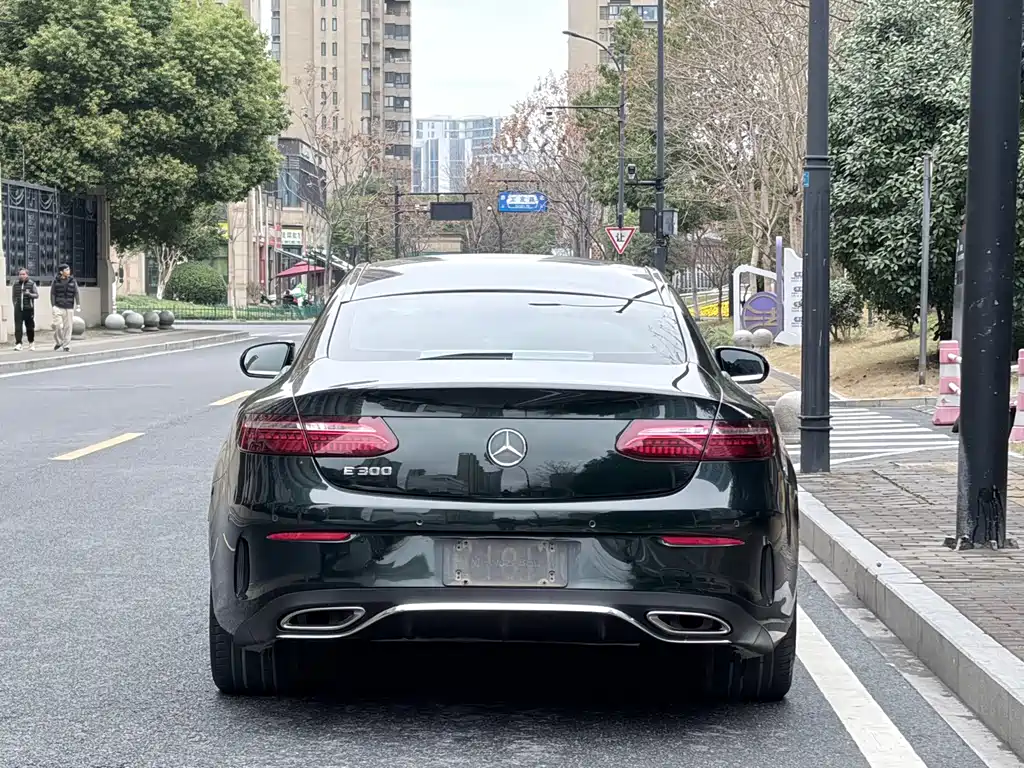 MERCEDES-BENZ E CLASS