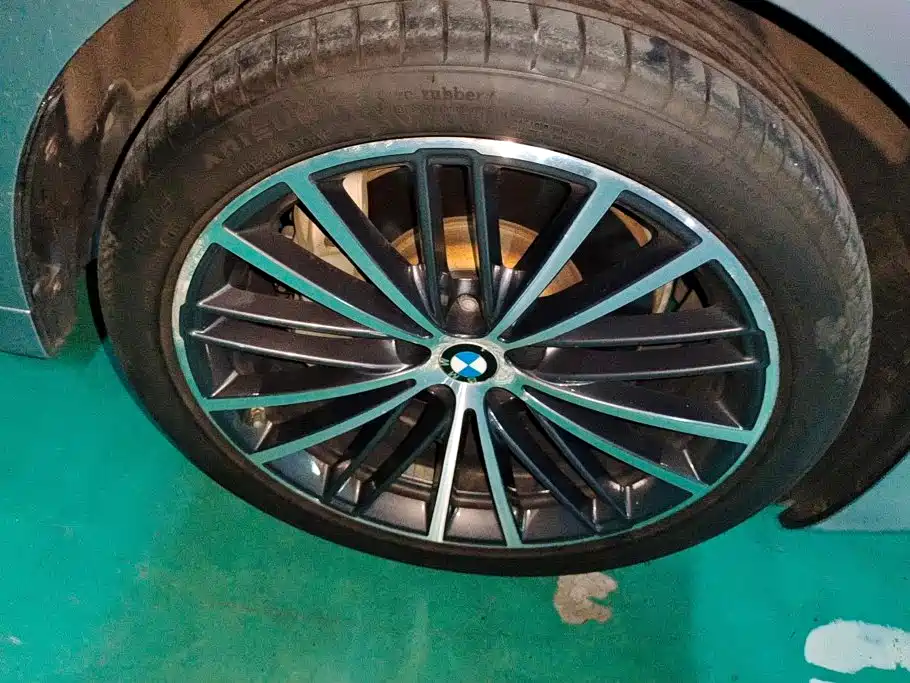 BMW 5 Series — миниатюра 6