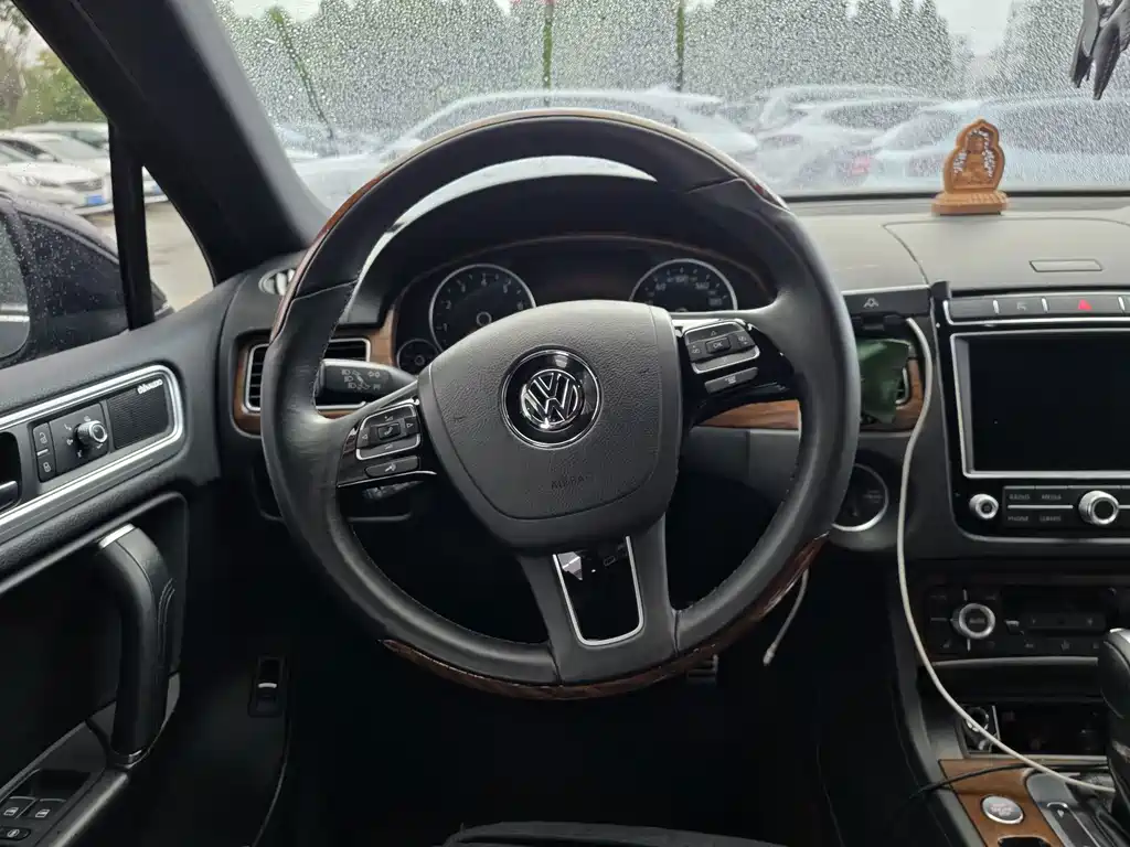 Volkswagen Touareg — миниатюра 10