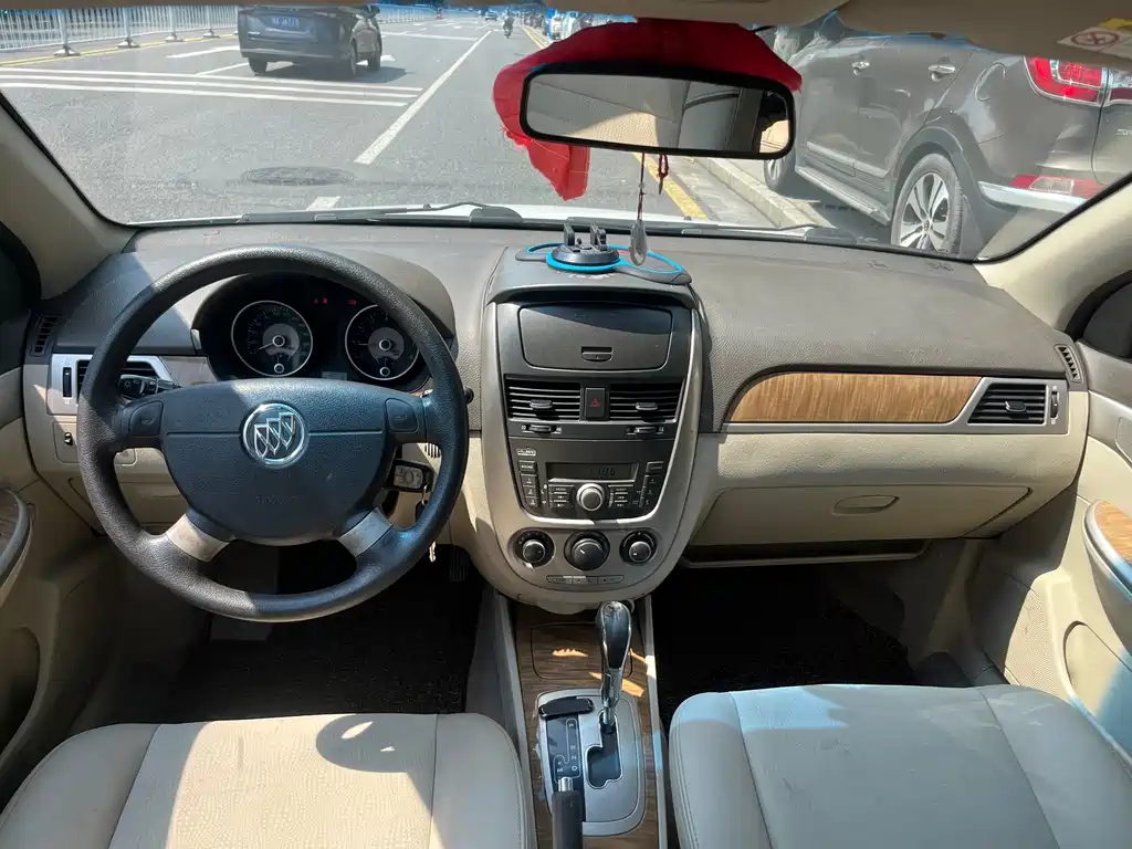 Buick Excelle — миниатюра 9