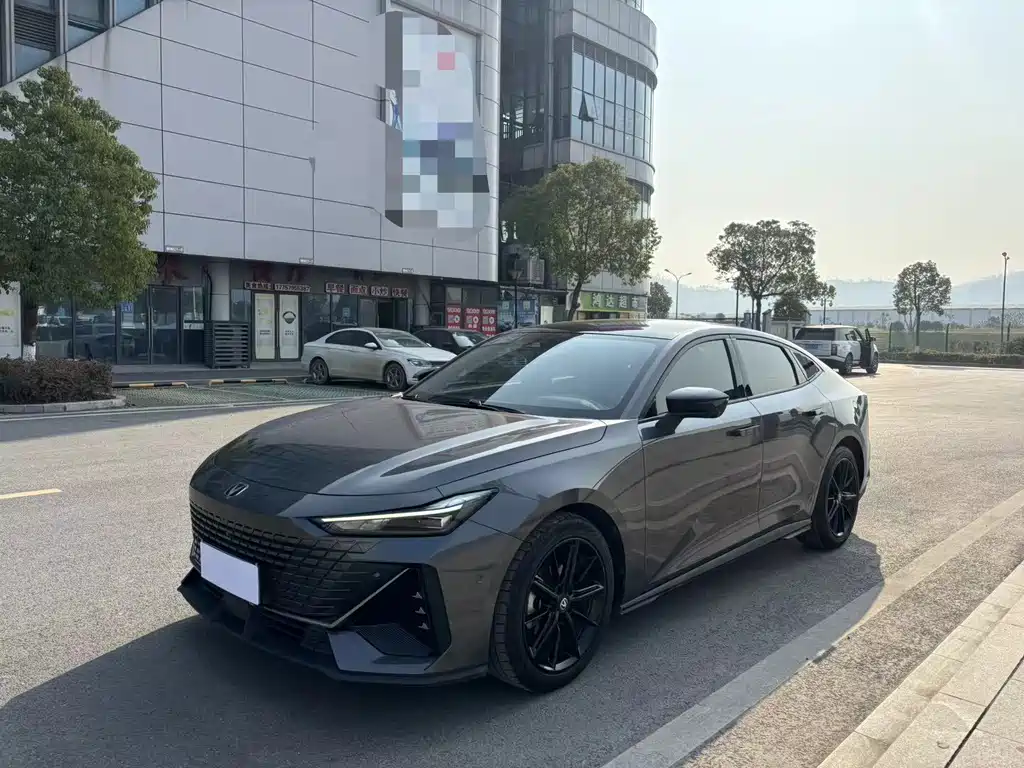 2022 Changan UNI-V - zdjęcie 1 z 9