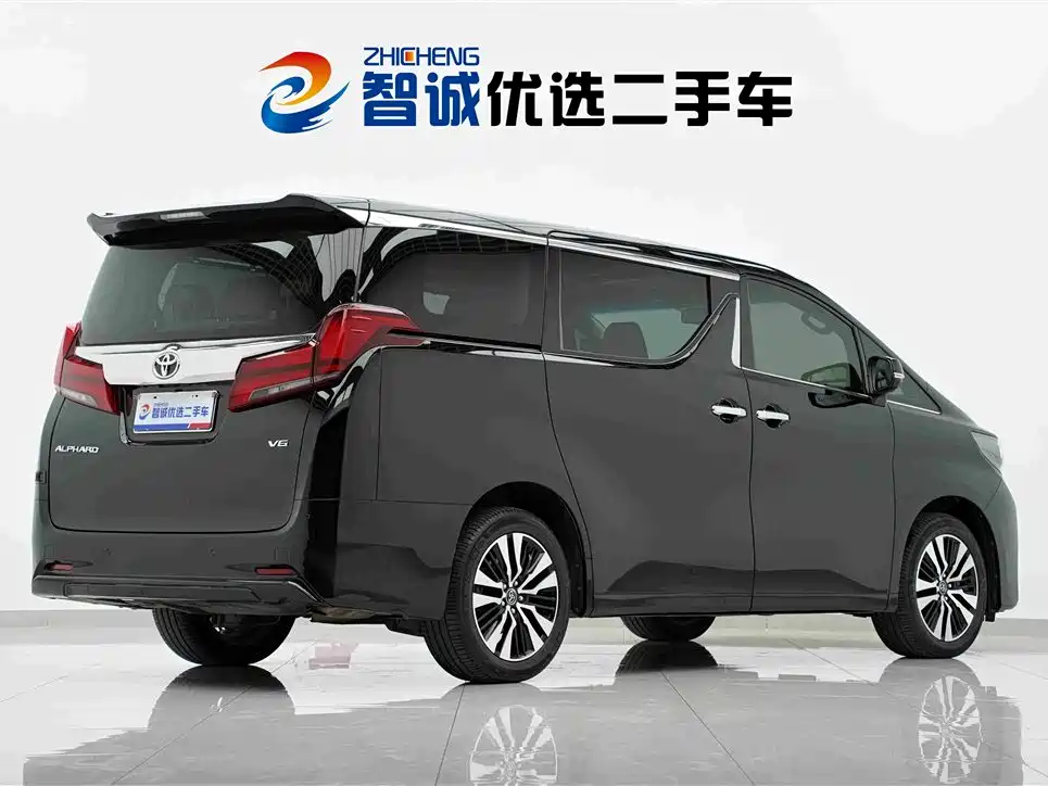 Toyota Alphard — миниатюра 42