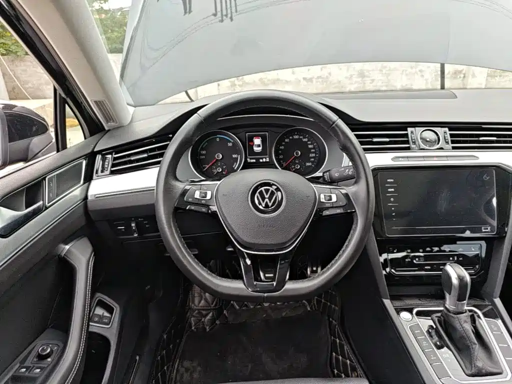 Volkswagen Magotan PHEV — миниатюра 11