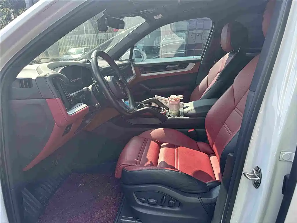 Porsche Cayenne — миниатюра 4