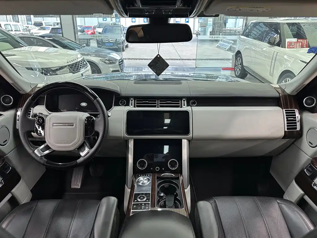 Land Rover Range Rover — миниатюра 4