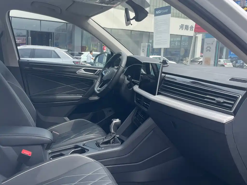 Volkswagen Tiguan L — миниатюра 6