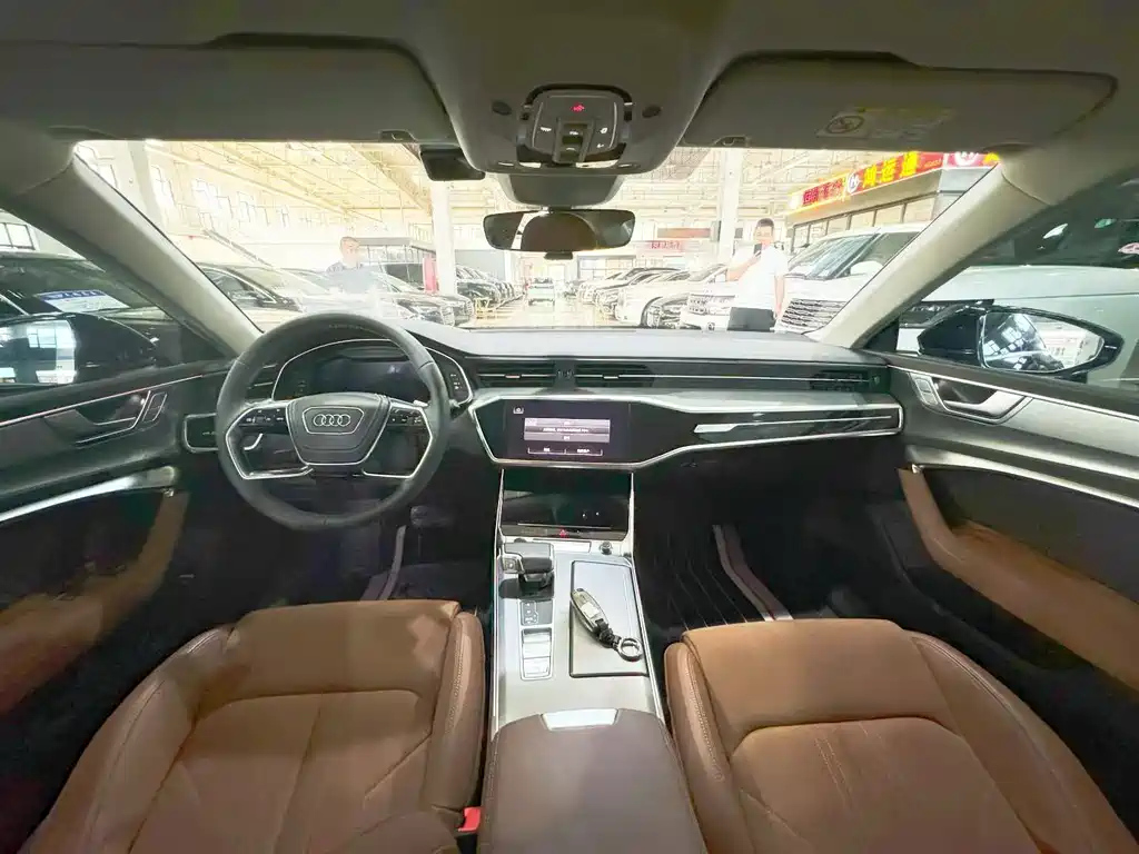 Audi A7L 2024 45 TFSI Luxury