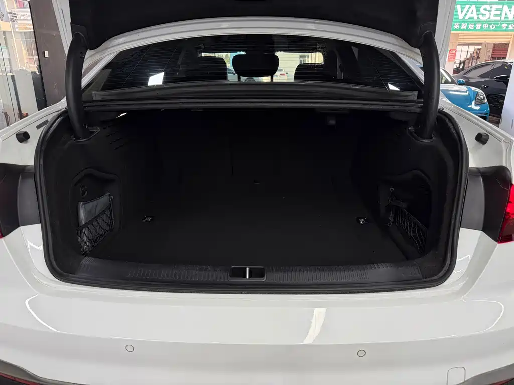 Audi A4L — миниатюра 23