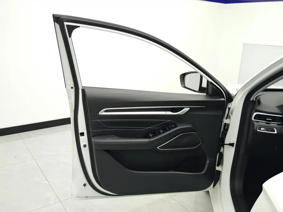 Geely Emgrand — миниатюра 7