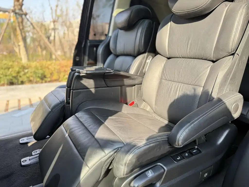 Honda Elysion — миниатюра 12