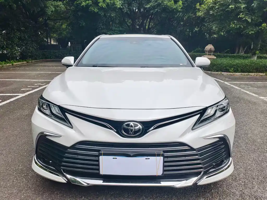 Toyota Camry — миниатюра 2