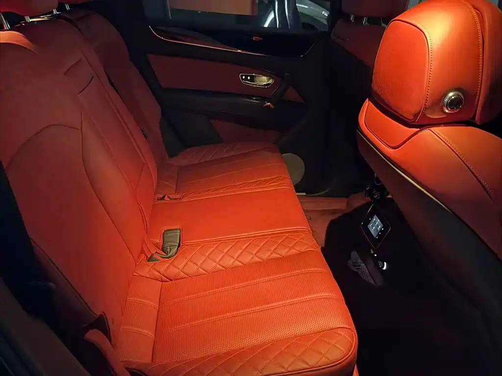 Bentley Bentayga — миниатюра 4
