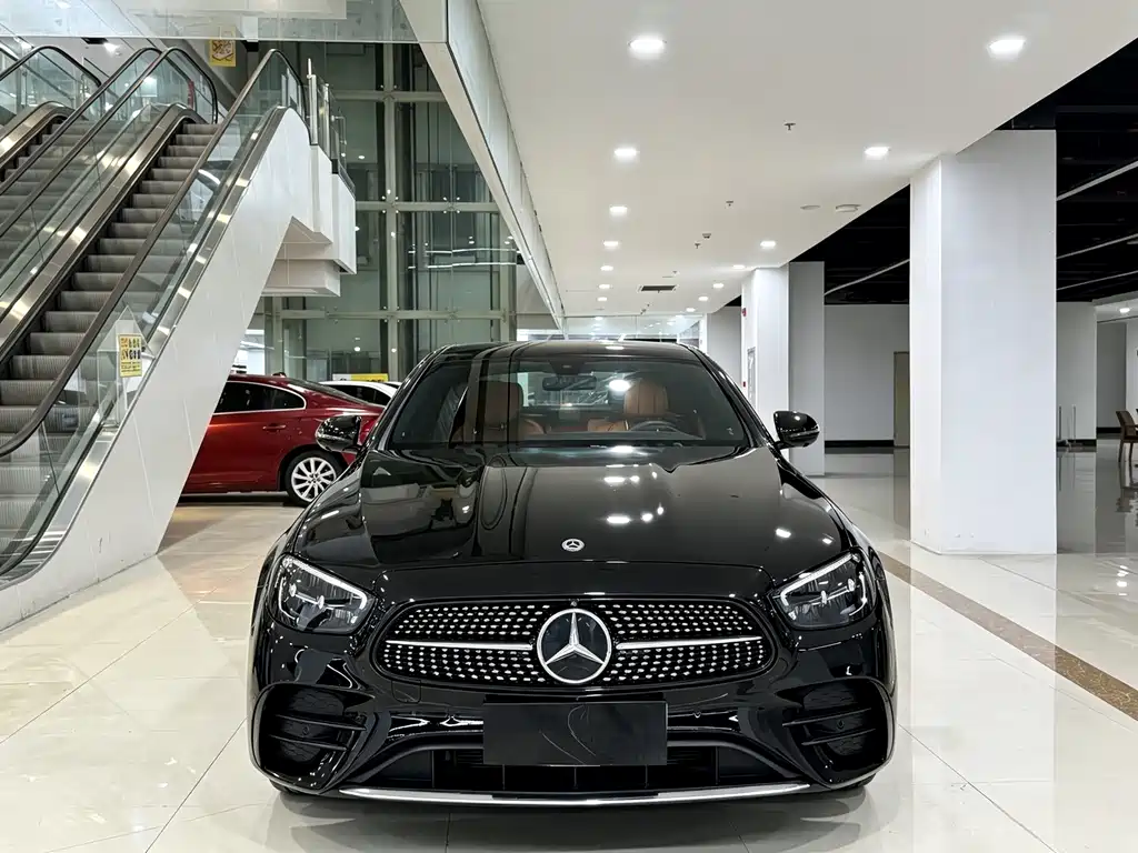 Mercedes-Benz E-Class — миниатюра 2
