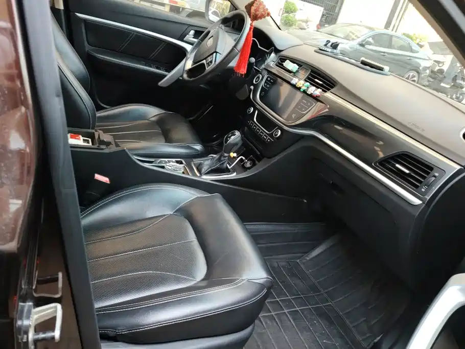Geely Emgrand — миниатюра 8