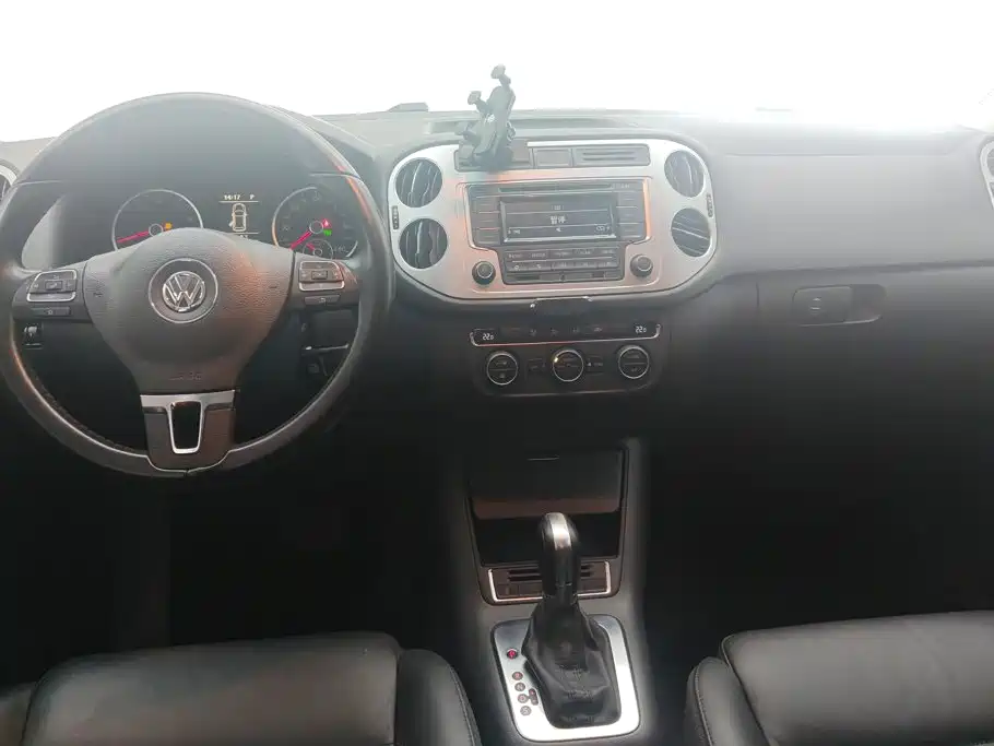 Volkswagen Tiguan — миниатюра 12