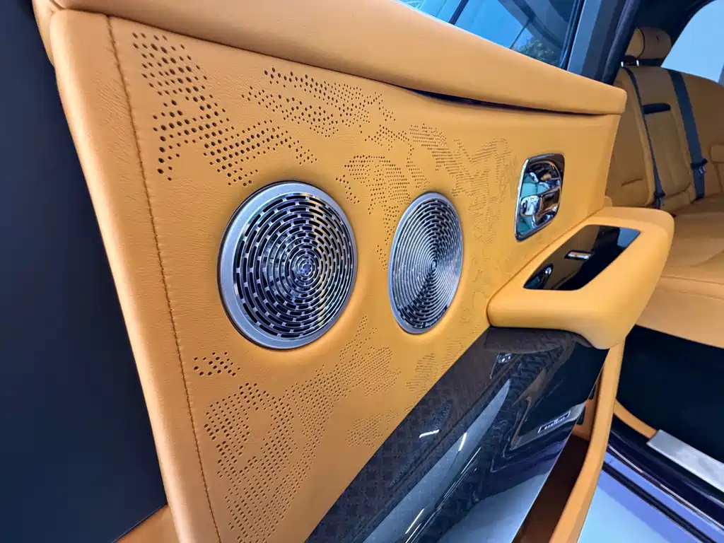 Rolls-Royce Cullinan — миниатюра 11