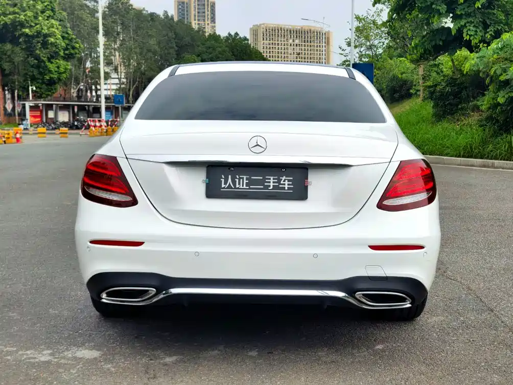 Mercedes-Benz E-Class — миниатюра 6