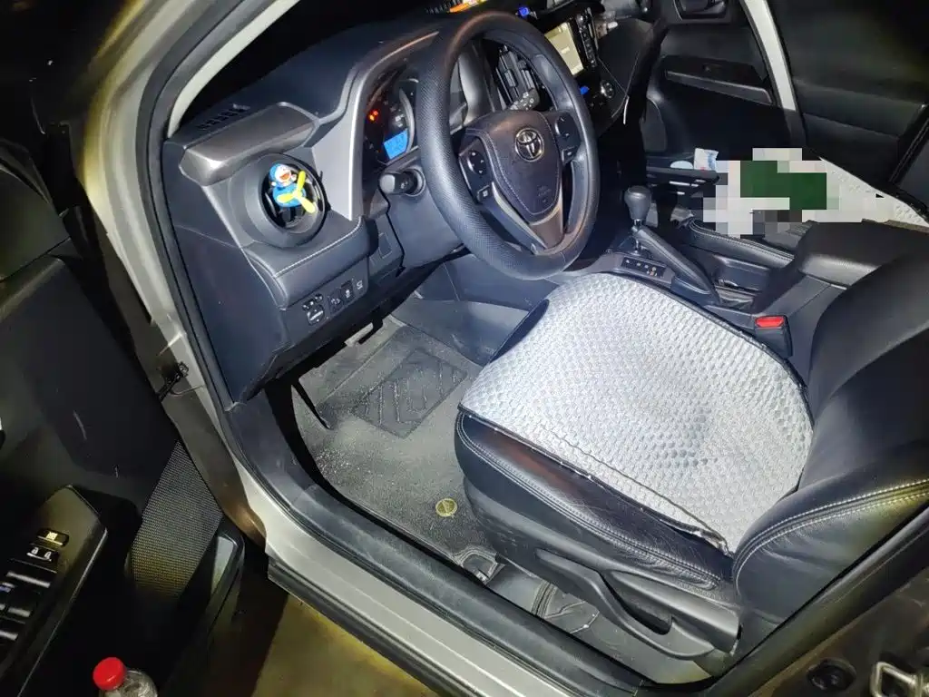 Toyota RAV4 — миниатюра 17