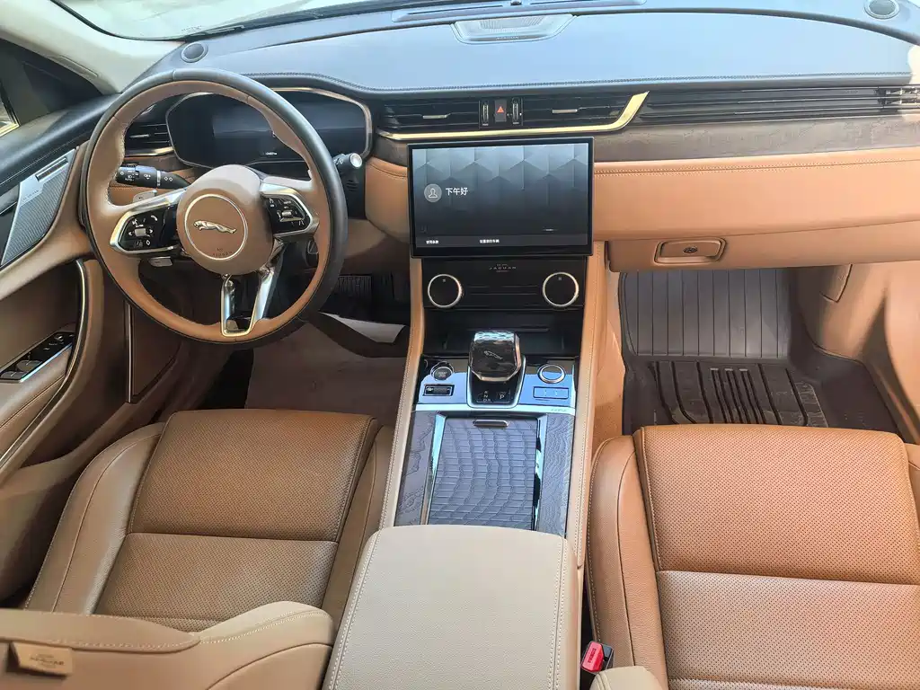 Jaguar XFL — миниатюра 6