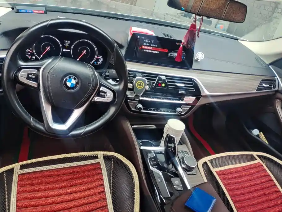 BMW 5 Series New Energy — миниатюра 12