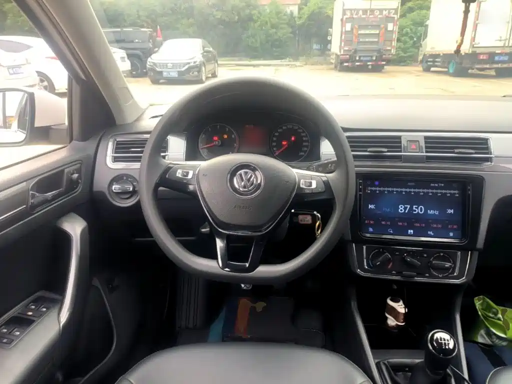 Volkswagen Santana — миниатюра 11