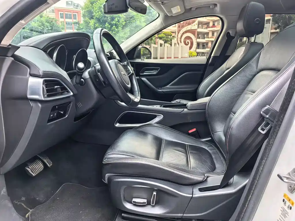 Jaguar F-PACE — миниатюра 4