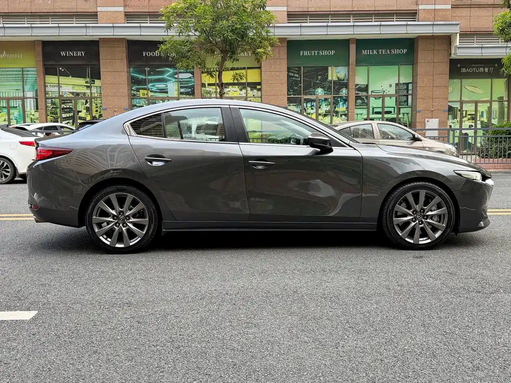 Mazda 3 Axela — миниатюра 11