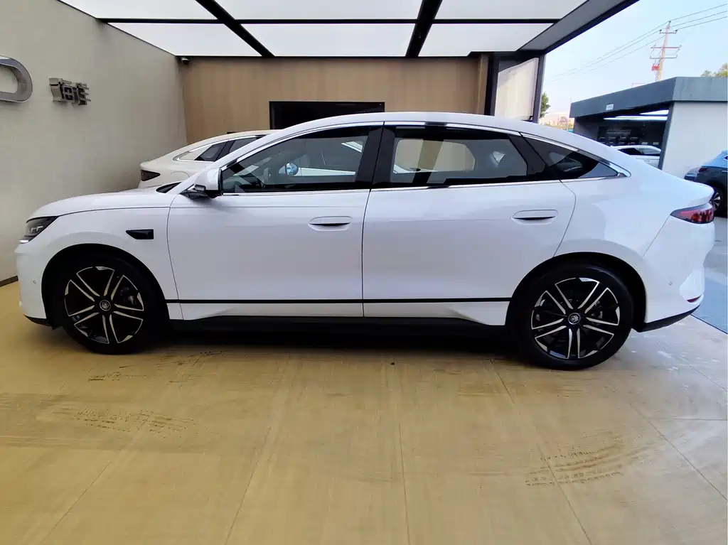 BYD Qin L — миниатюра 8