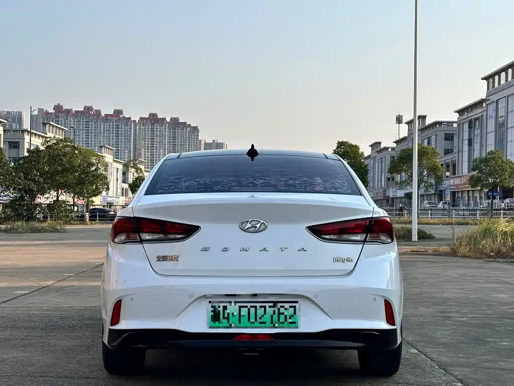 Hyundai Sonata PHEV — миниатюра 8
