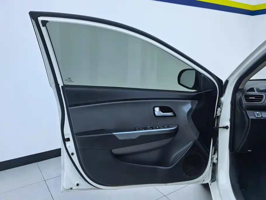Kia K2 — миниатюра 7