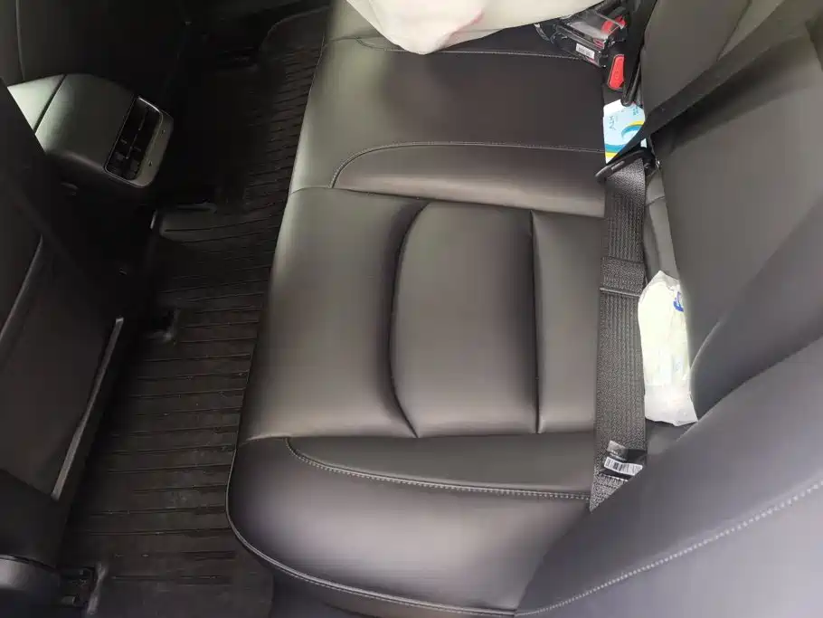Tesla Model 3 — миниатюра 11