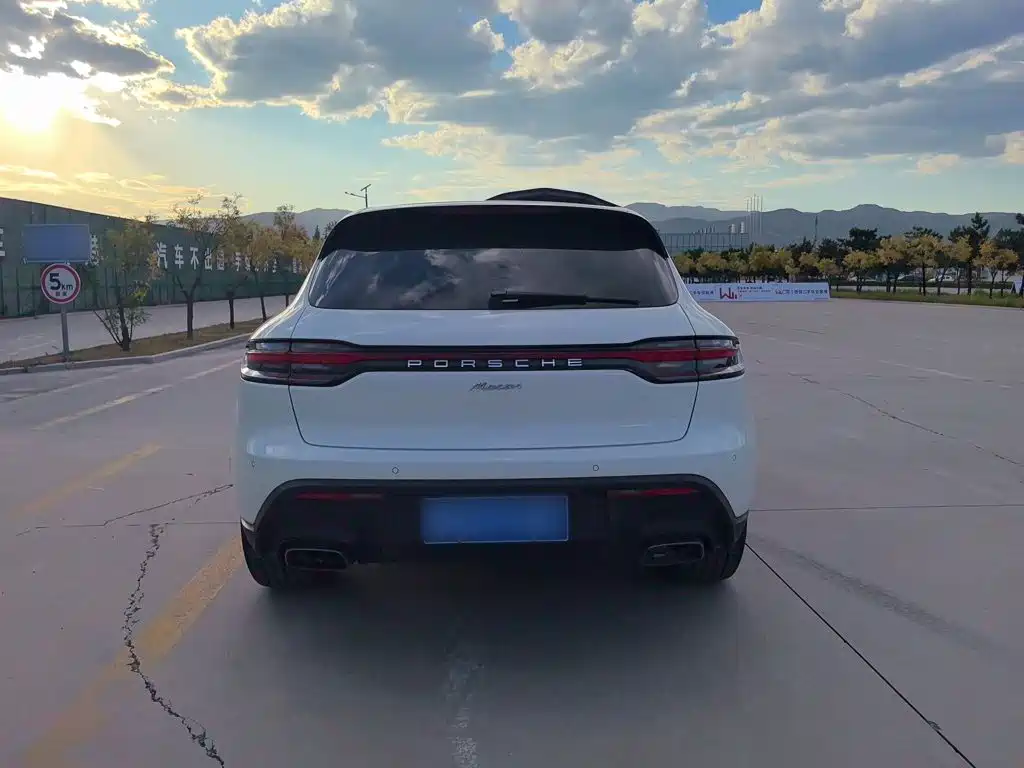 Porsche Macan — миниатюра 9